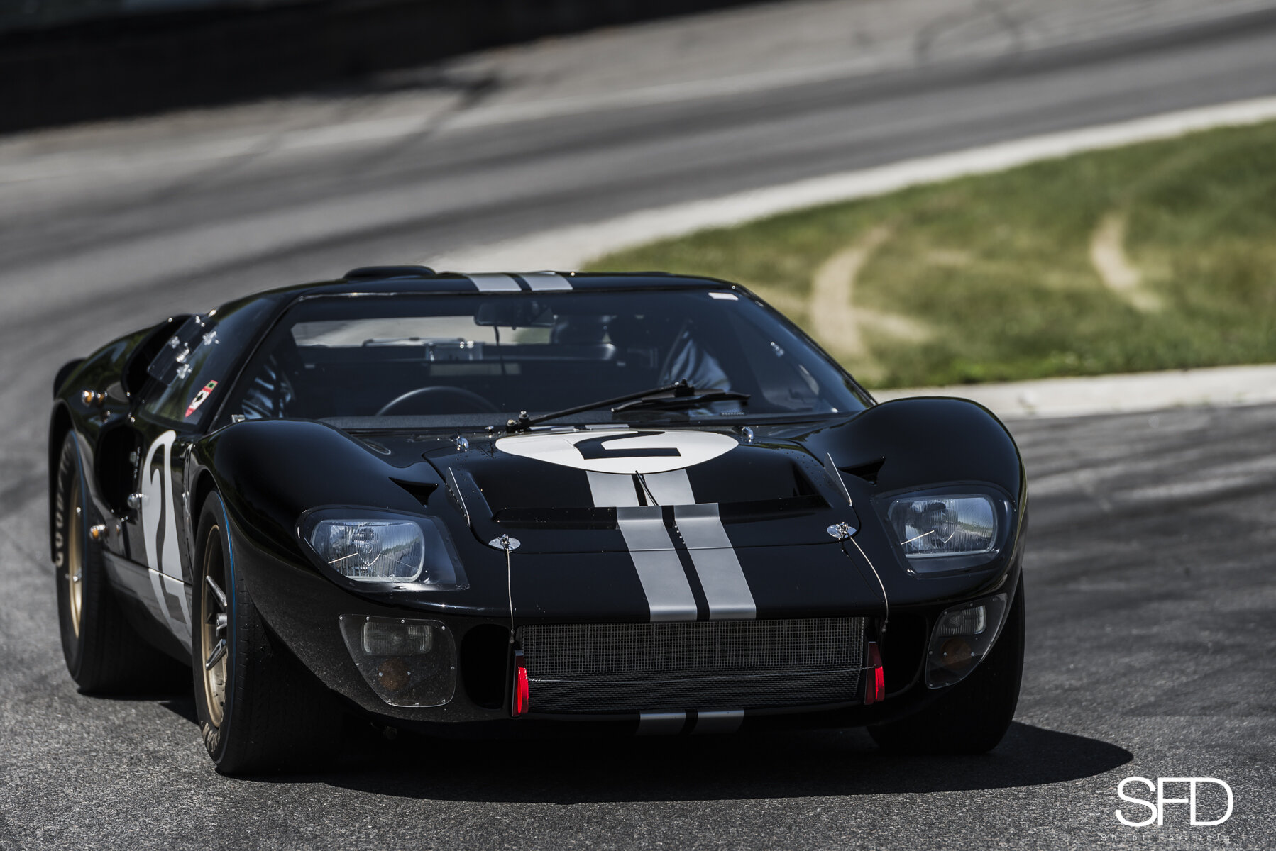 1966 No.2 Ford GT40 MKII-A P/1046 — Shoot for Details