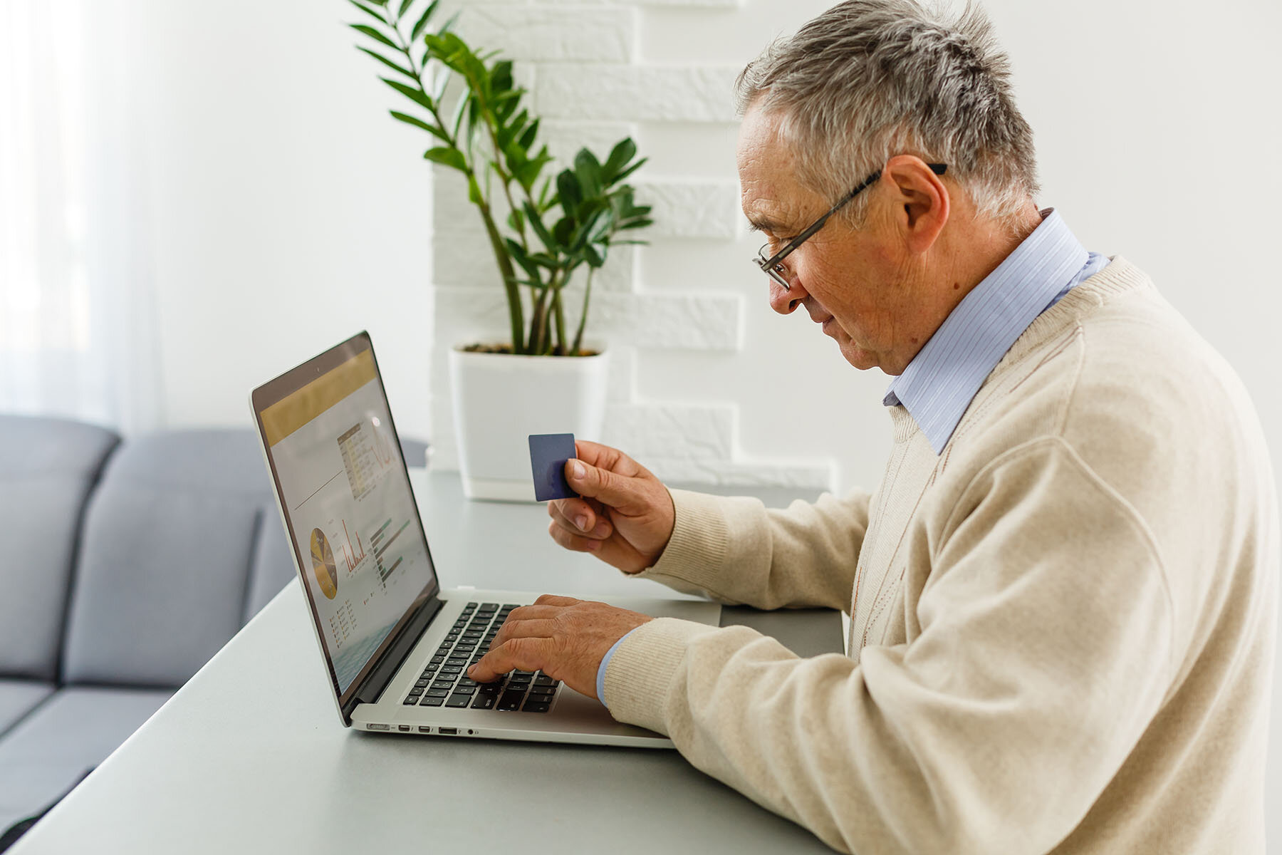 Amazon Impostors Prey On Senior Citizen’s Trust..