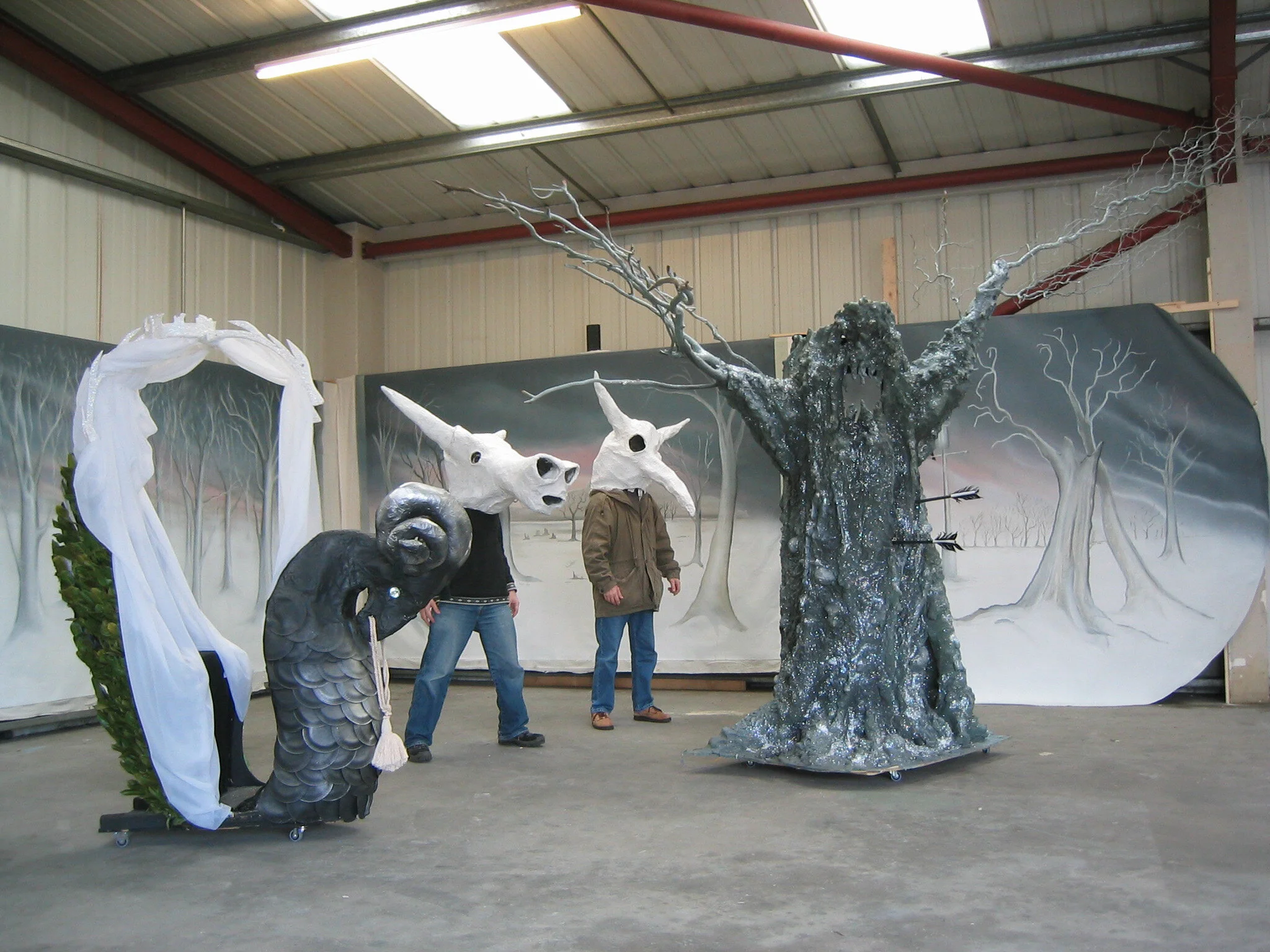 5 go mad, bcakdrops & props (1).jpg