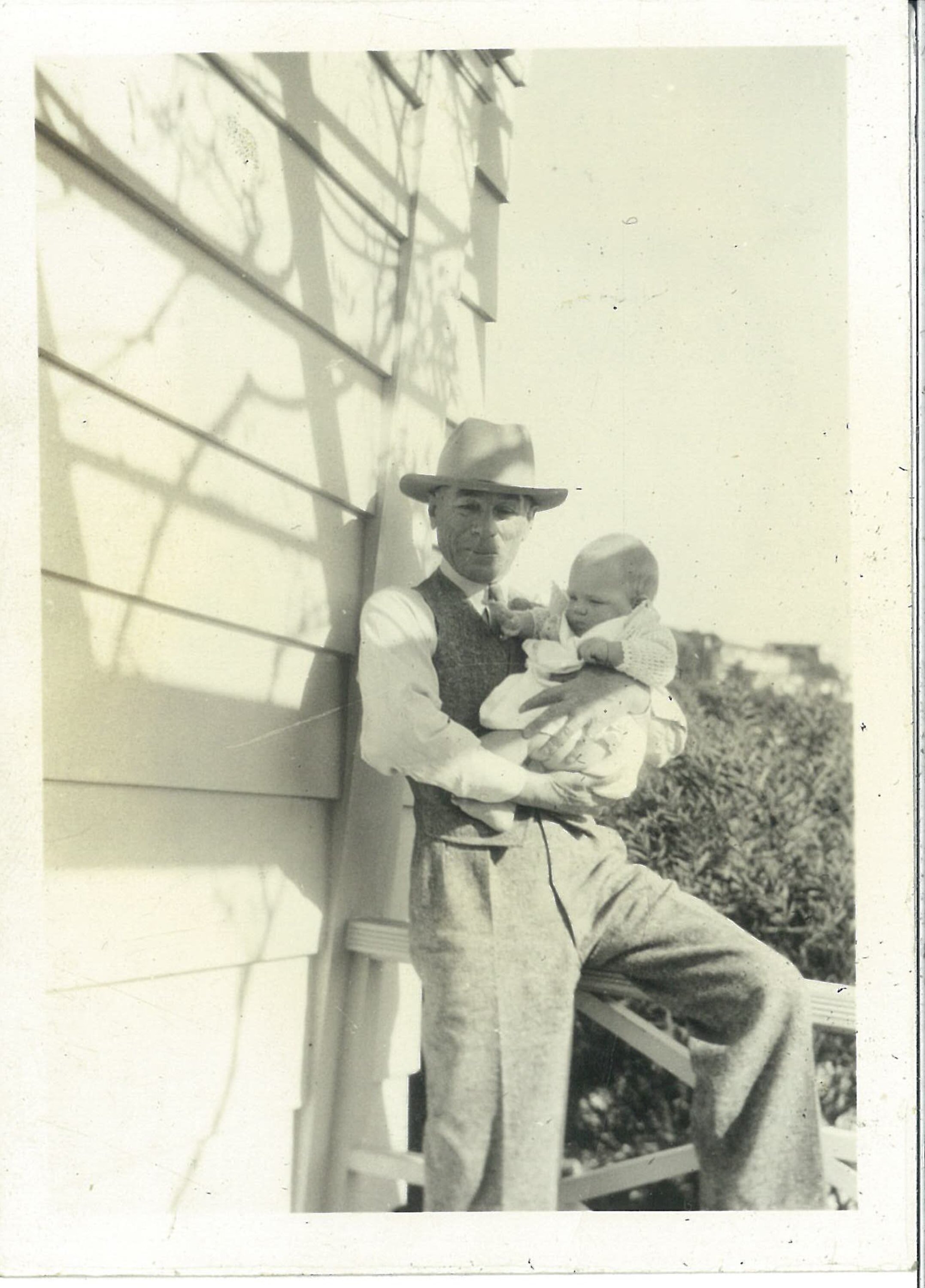 21-george-herriman-with-his-only-grandchild-dinah-dee-pascal.jpg