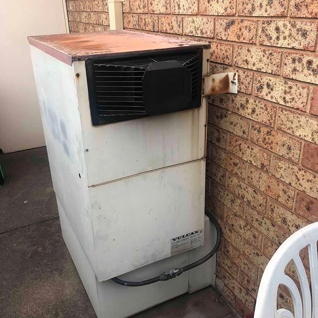 Had the pleasure of servicing this Vulcan Gas Ducted Heating System which is still running smoothly &amp; had no carbon monoxide leaks. #vulcan #builttolast #melbourne #gasductedheating