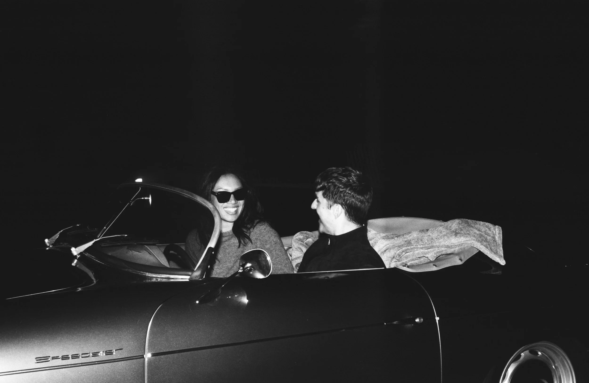 Night pic without bg cars.jpeg