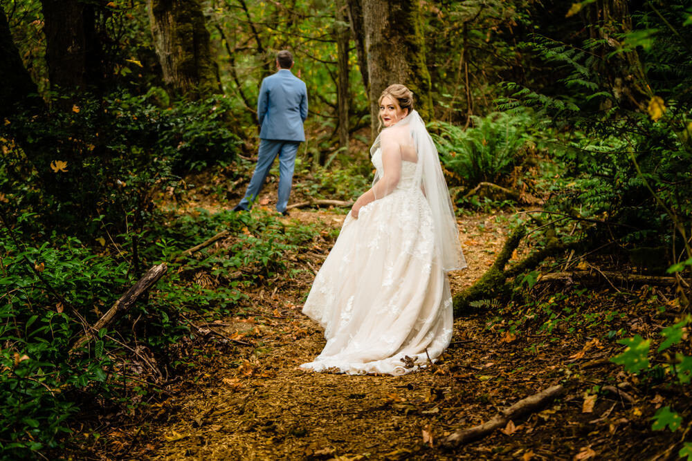  The Manor House at Pleasant Beach wedding photographed by Seattle destination photographer, JMGant Photography 