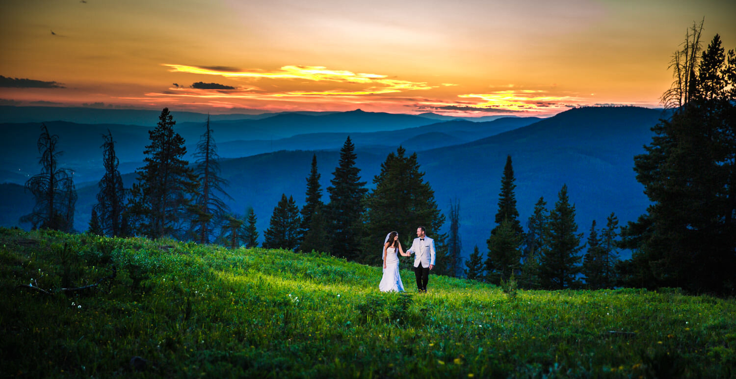  Vail Colorado Wedding | Bride and groom mountain top sunset | Colorado wedding photographer | © JMGant Photography | http://www.jmgantphotography.com/ 