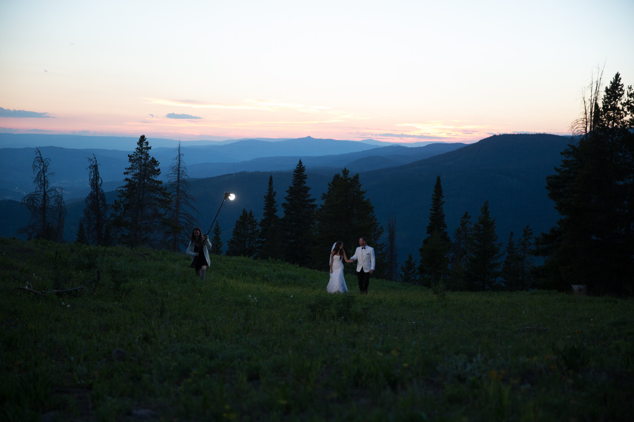  Vail Colorado Wedding | Bride and groom mountain top sunset | Colorado wedding photographer | © JMGant Photography | http://www.jmgantphotography.com/ 