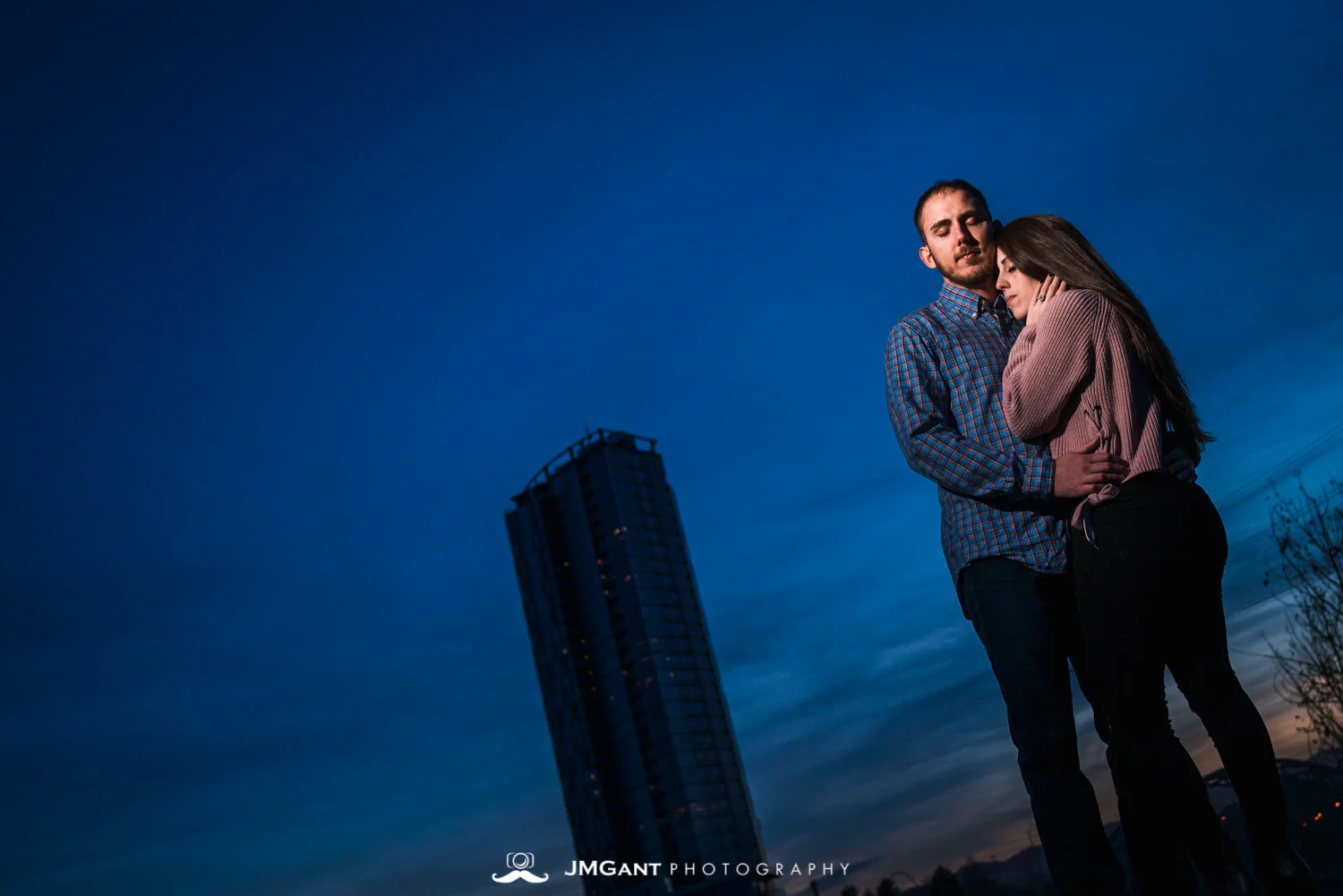 Downtown Denver Engagement Pictures captured by wedding photographer JMGant Photography