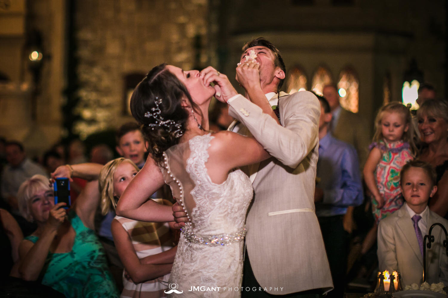  Denver Colorado Wedding | Cake cutting | Colorado wedding photographer | © JMGant Photography | http://www.jmgantphotography.com/ 