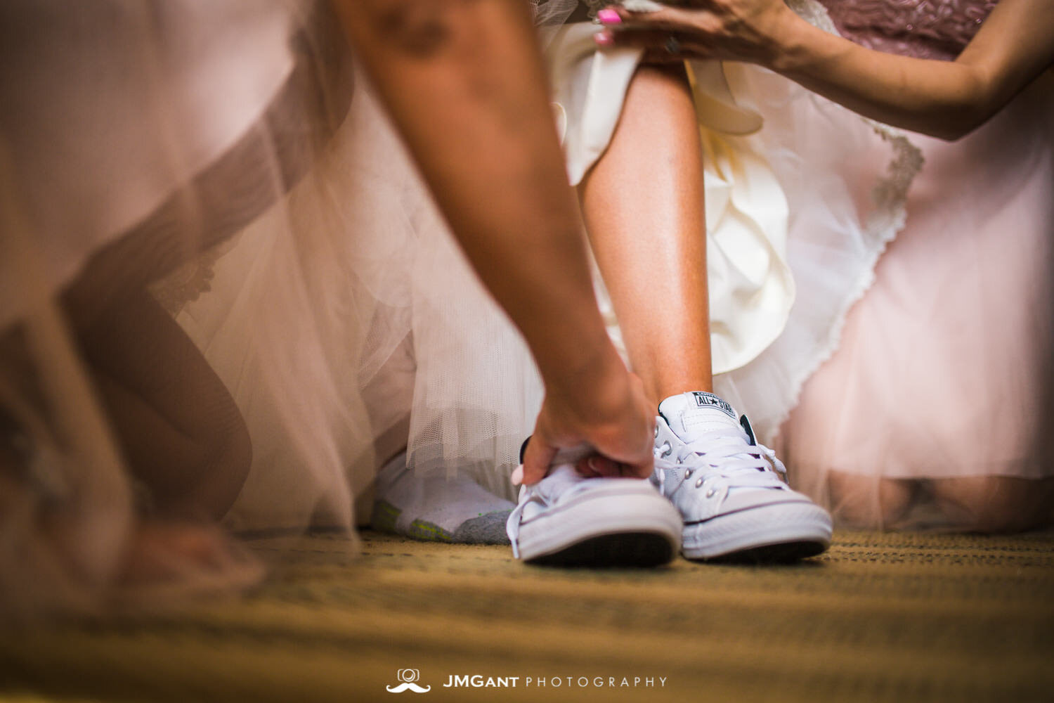  Platte River Fort Wedding | Bride getting ready | Greeley Colorado wedding photographer | © JMGant Photography | http://www.jmgantphotography.com/ 