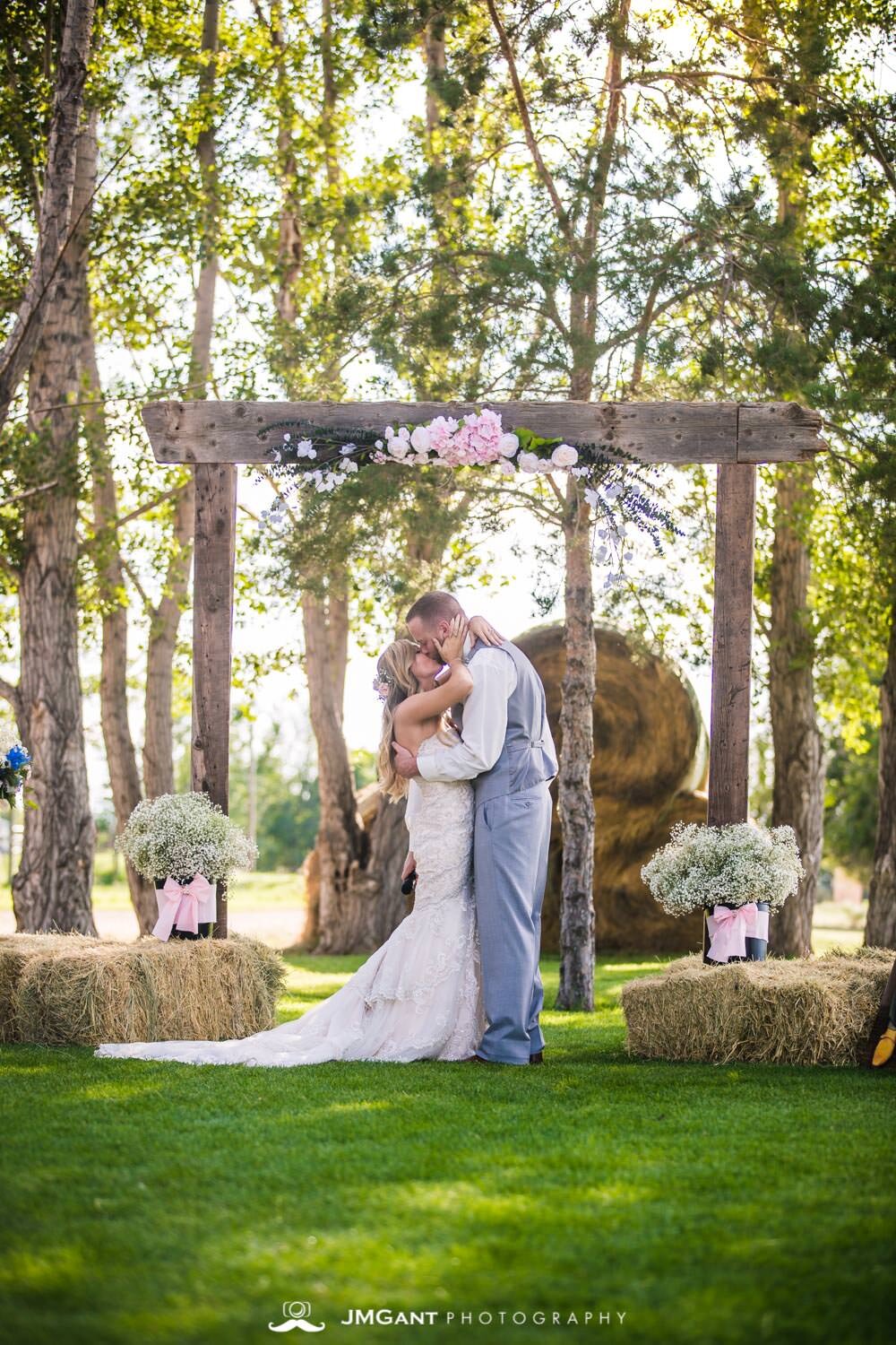  Platte River Fort Wedding | wedding ceremony | Greeley Colorado wedding photographer | © JMGant Photography | http://www.jmgantphotography.com/ 