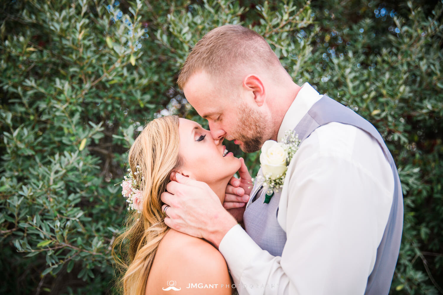  Platte River Fort Wedding | Bride and groom newlywed photos | Greeley Colorado wedding photographer | © JMGant Photography | http://www.jmgantphotography.com/ 