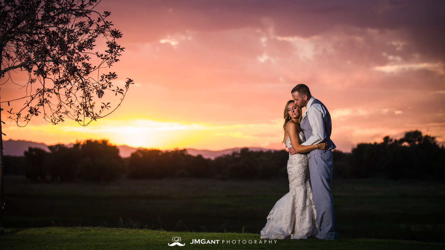  Platte River Fort Wedding | Bride and groom at sunset | Greeley Colorado wedding photographer | © JMGant Photography | http://www.jmgantphotography.com/ 