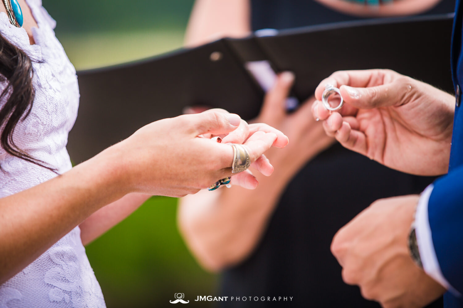  Summer elopement in
Rocky Mountain National Park
© JMGant Photography
http://www.jmgantphotography.com/ 