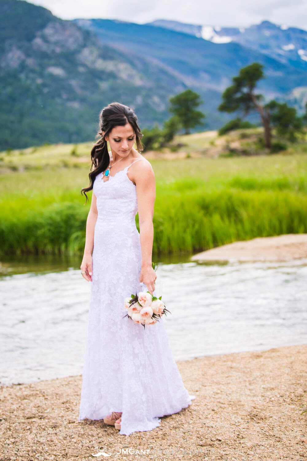  Summer elopement in
Rocky Mountain National Park
© JMGant Photography
http://www.jmgantphotography.com/ 