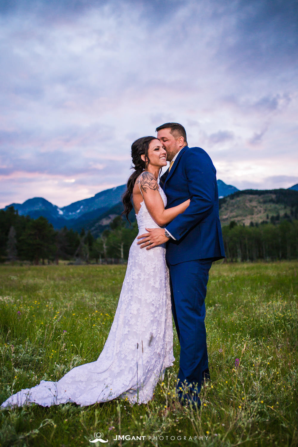  Summer elopement in
Rocky Mountain National Park
© JMGant Photography
http://www.jmgantphotography.com/ 