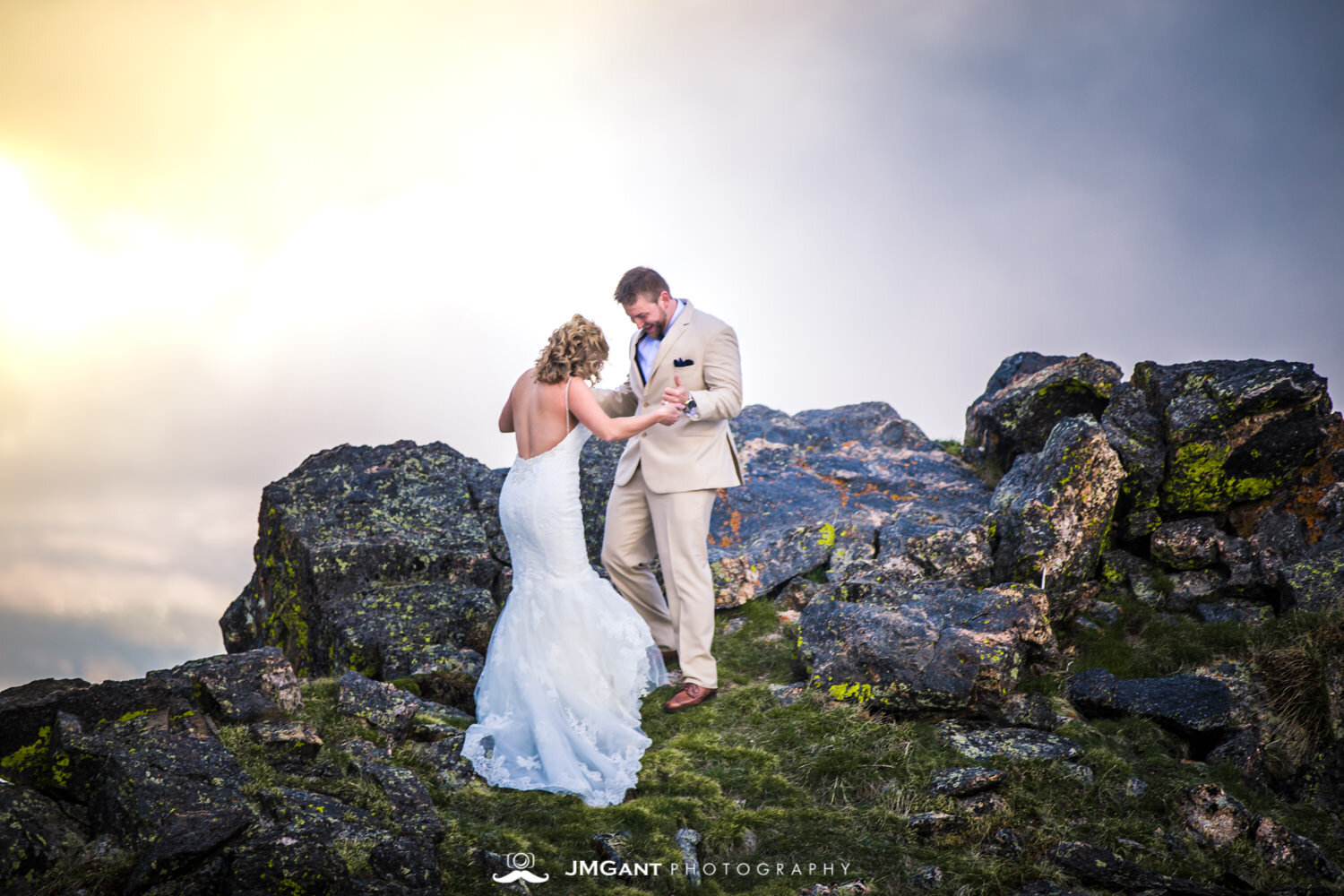  Incredible first look at the top of a mountain in Rocky Mountain National Park 