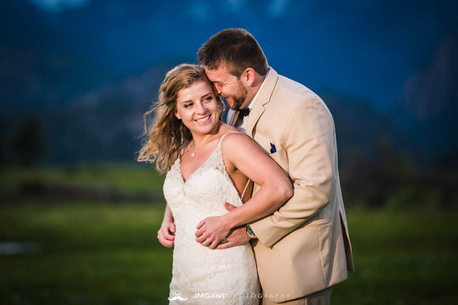  Rocky Mountain National Park first look wedding photos. 