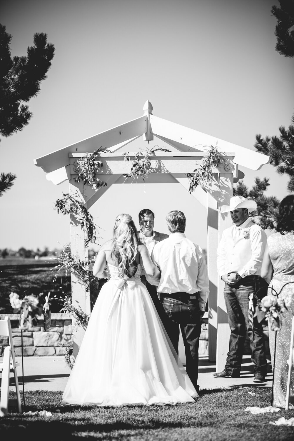  Wedding picture at the Big Red Barn at Highland Meadows Golf Course.&nbsp;Phototgraphed by Jared M. Gant of JMGant Photography.&nbsp; 