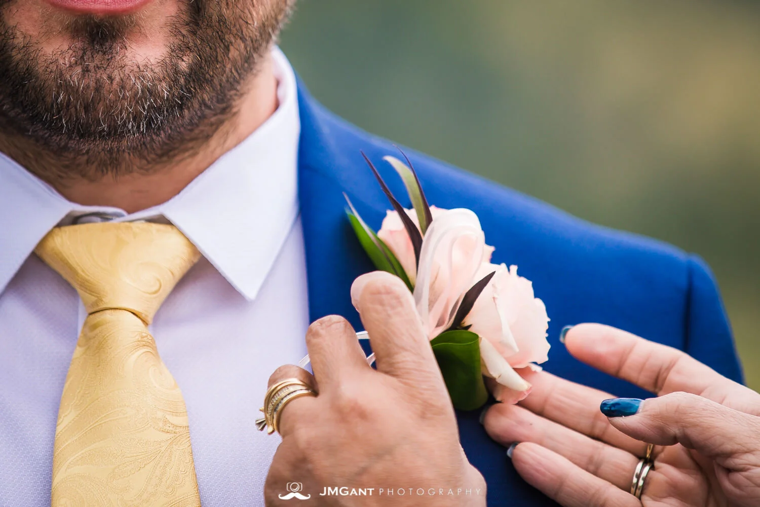  Summer elopement in
Rocky Mountain National Park
© JMGant Photography
http://www.jmgantphotography.com/ 
