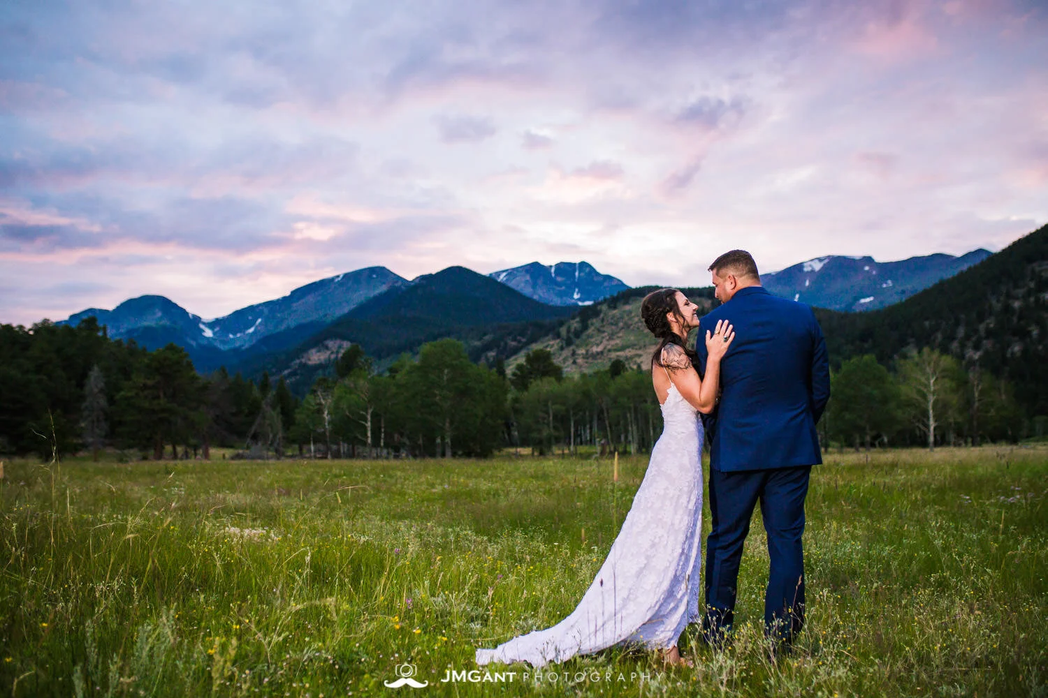 Summer elopement in
Rocky Mountain National Park
© JMGant Photography
http://www.jmgantphotography.com/ 