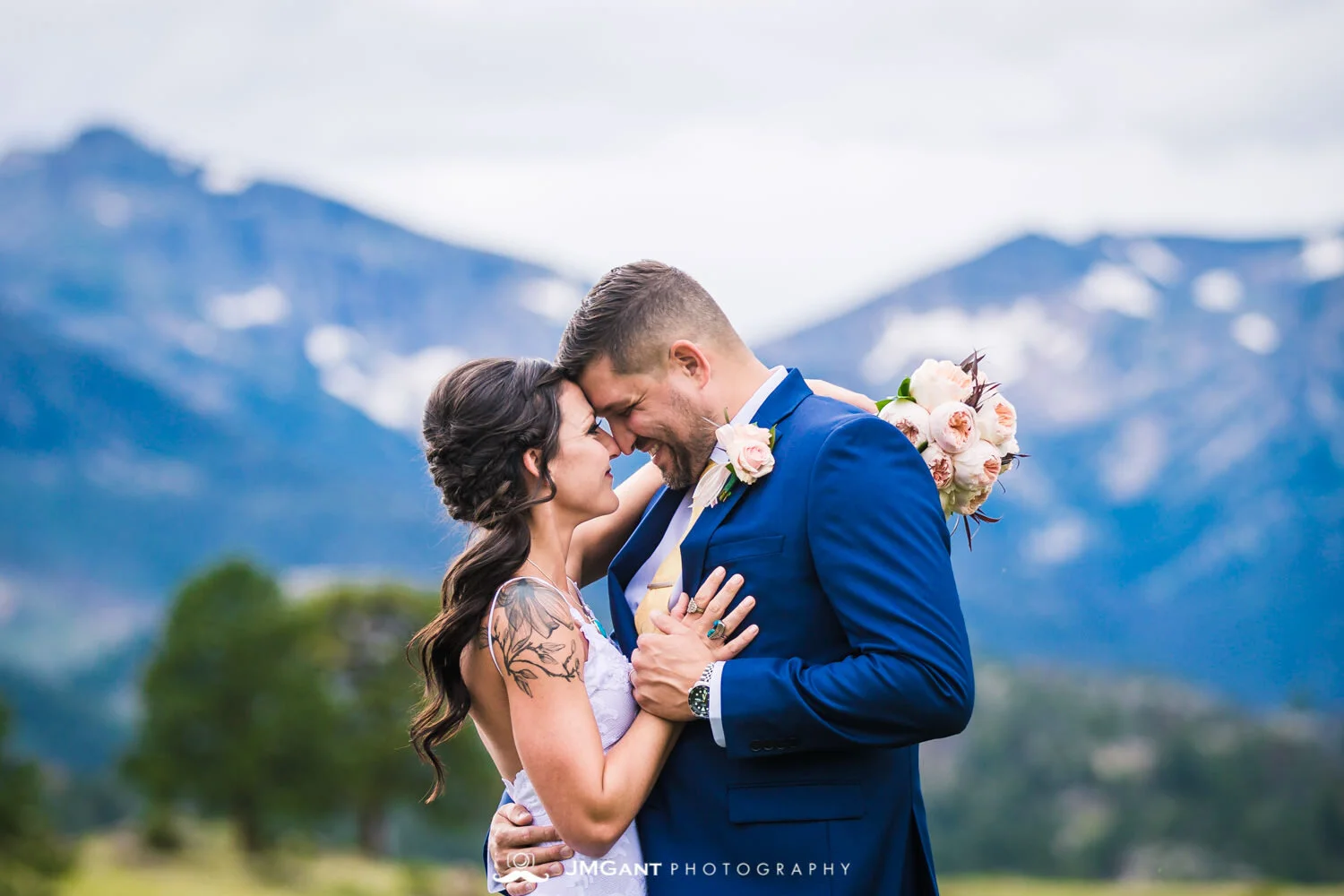  Summer elopement in
Rocky Mountain National Park
© JMGant Photography
http://www.jmgantphotography.com/ 