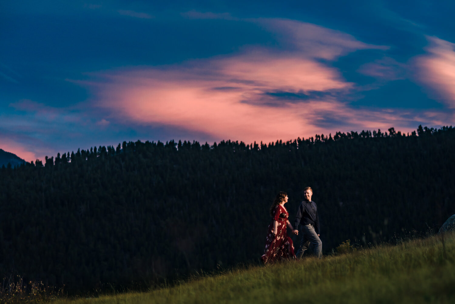 Estes Park engagement pictures with dog by Rocky Mountain National Park wedding photographer, JMGant Photography 