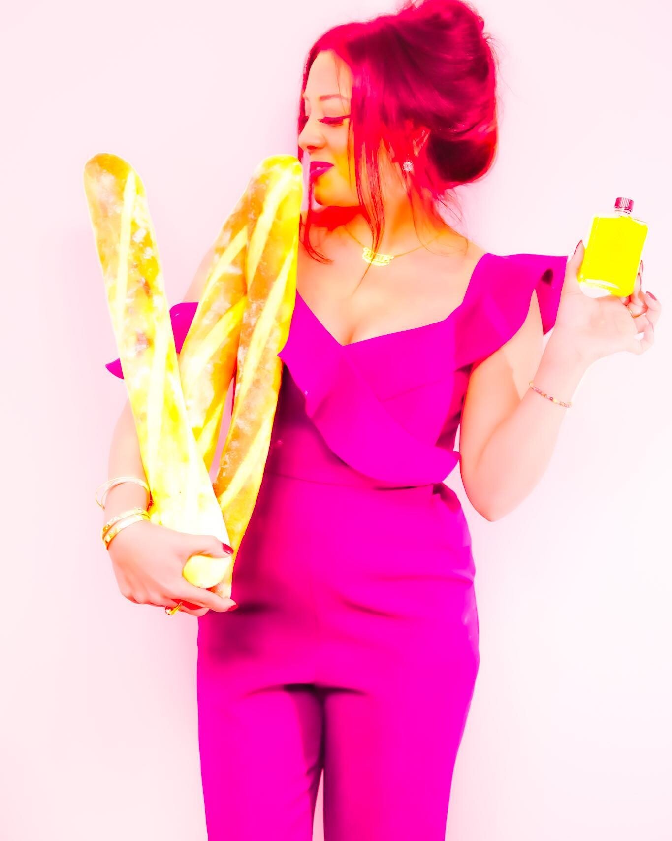 🥖🥖🥖 👃 🥰🙏🏼❤️🔥🌟✨

Credits:
📸: Kristin Reinhart 🙏🏼🌟💫
🎨 &amp; 🎞 ✂️: Alia Galal 👍🏼🌟💫
🥖🍞🥖: Gabby Figueroa 🙌🏼🌟 ✨

🎼🎵 🎶 - Black Violin Serenade

#GORGEOUS #Bread #OliveOil #ComplimentaryProducts #AdCampaign #Cuse #TheFutureLooksB