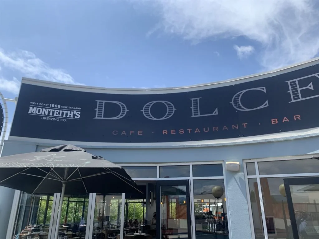 Dolce Cafe, Restaurant & Bar