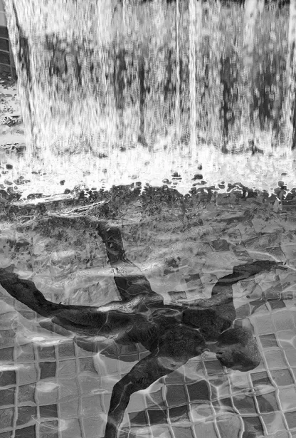 The-Resort_Illu_01-The-Body-in-the-Water.webp