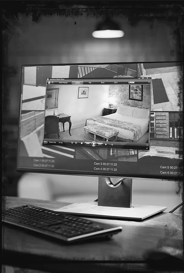 GHOST-2-web.webp