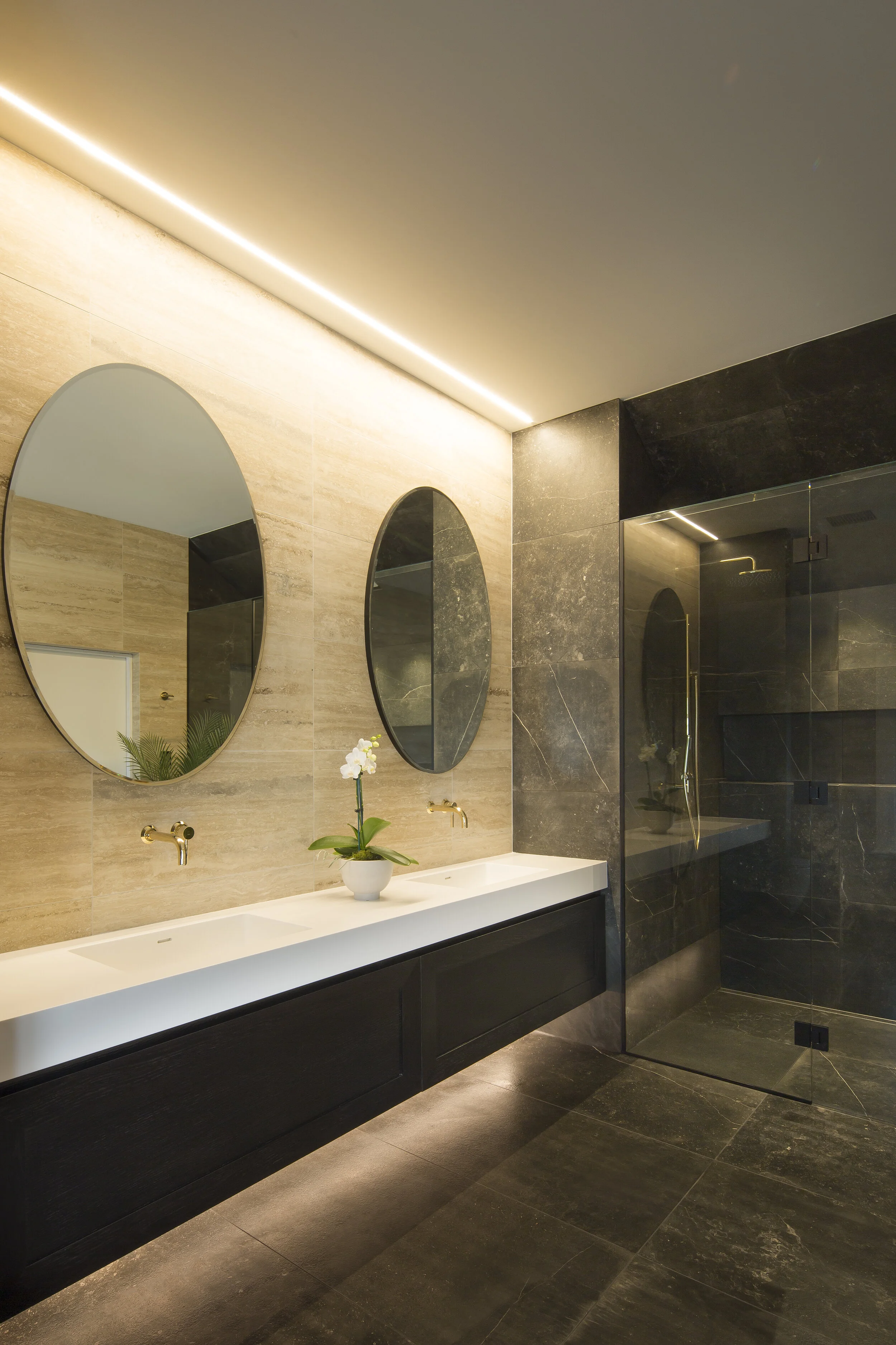 Chapter Street, Master Ensuite