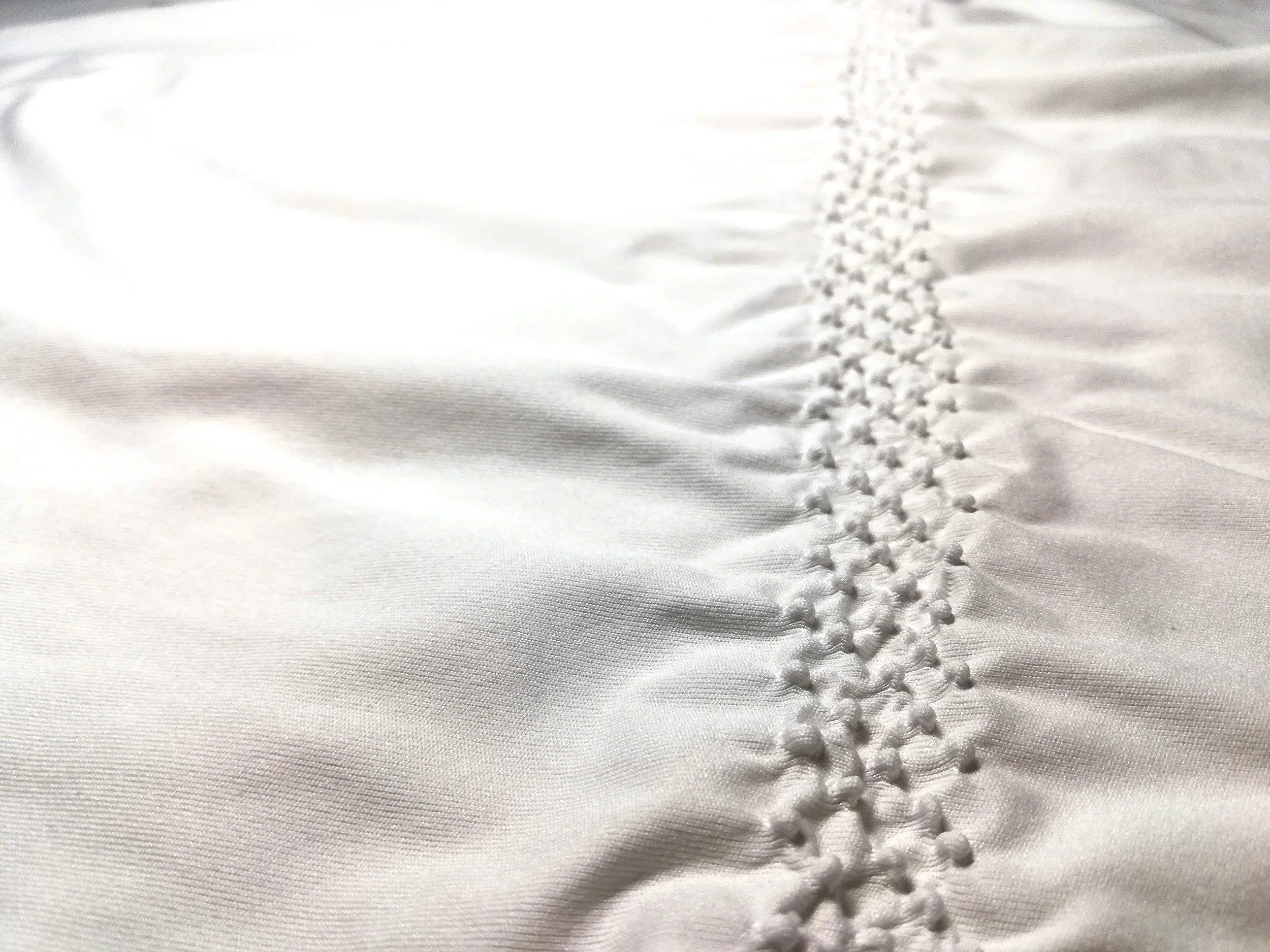 Delicate style Shibori on a jersey.
Shibori in the Shape Making Strategy. JUN NAKAMURA.