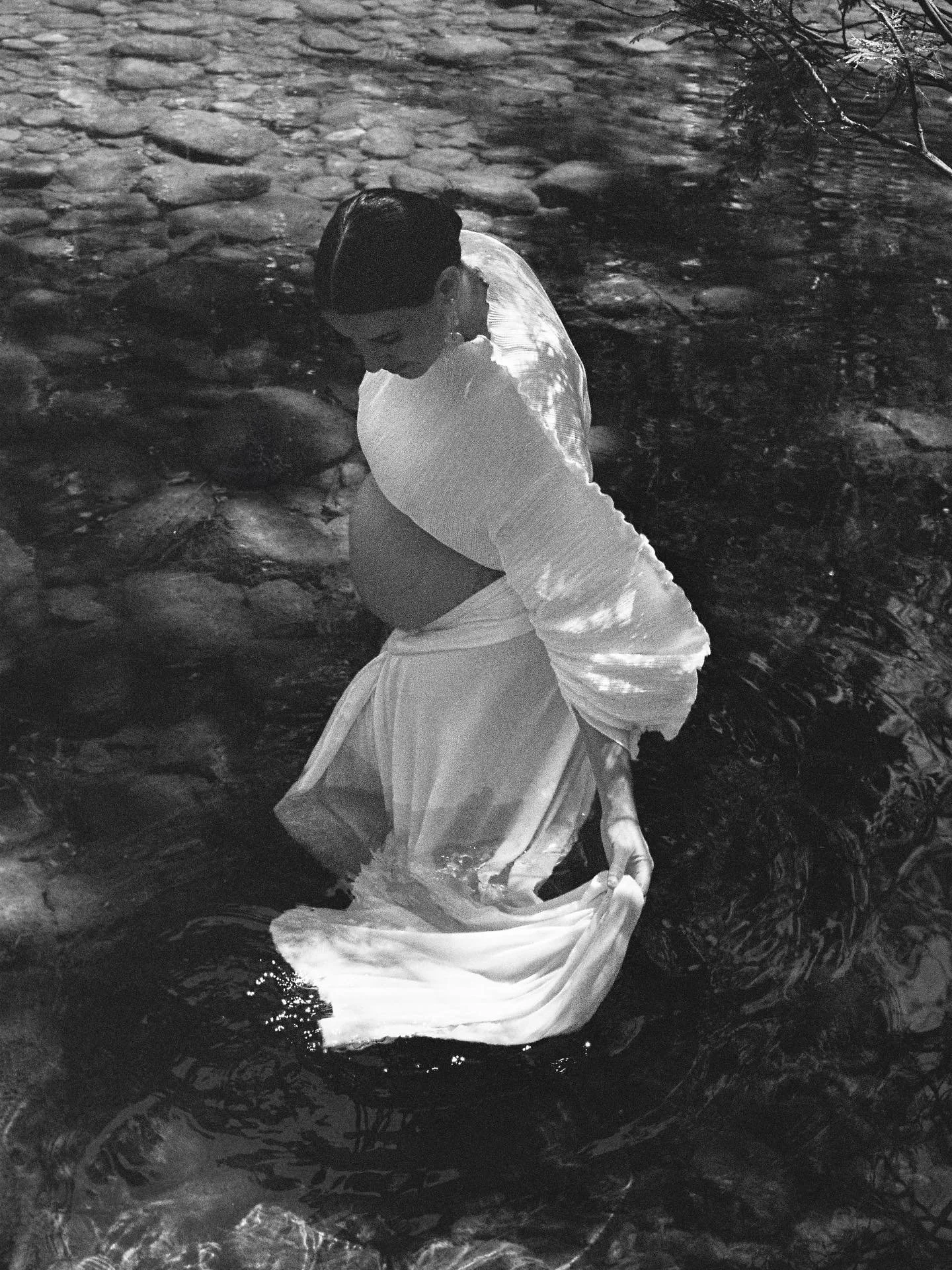 Women and nature, my absolute favourite brief. I have a small handful of last min bookings available this month. 

Dreaming up a shoot idea? 
I&rsquo;d love to hear from you.

Motherhood session with Katrina from last Summer