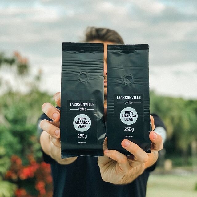 Last chance to get dad the perfect #FathersDay gift, Jacksonville Coffee style ☕

We are running a Jacksonville promo just for dads! Spend R265 or more and we&rsquo;ll send you a FREE 250g bag of beans or ground coffee for Father&rsquo;s Day. 
Be sur
