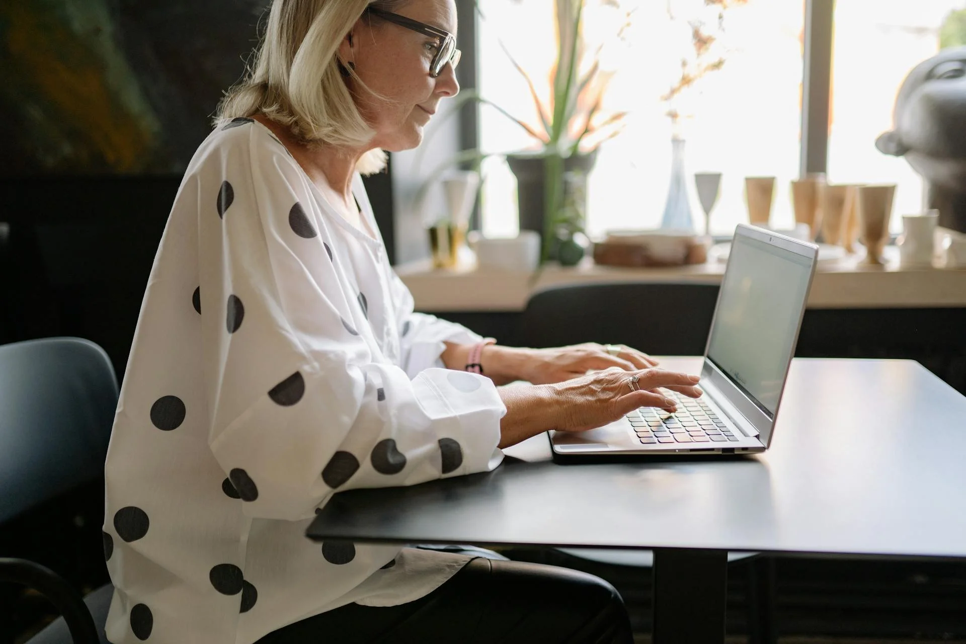 Waarom teksten voor website schrijven bezoekers wegjaagt (en hoe je dat verandert)