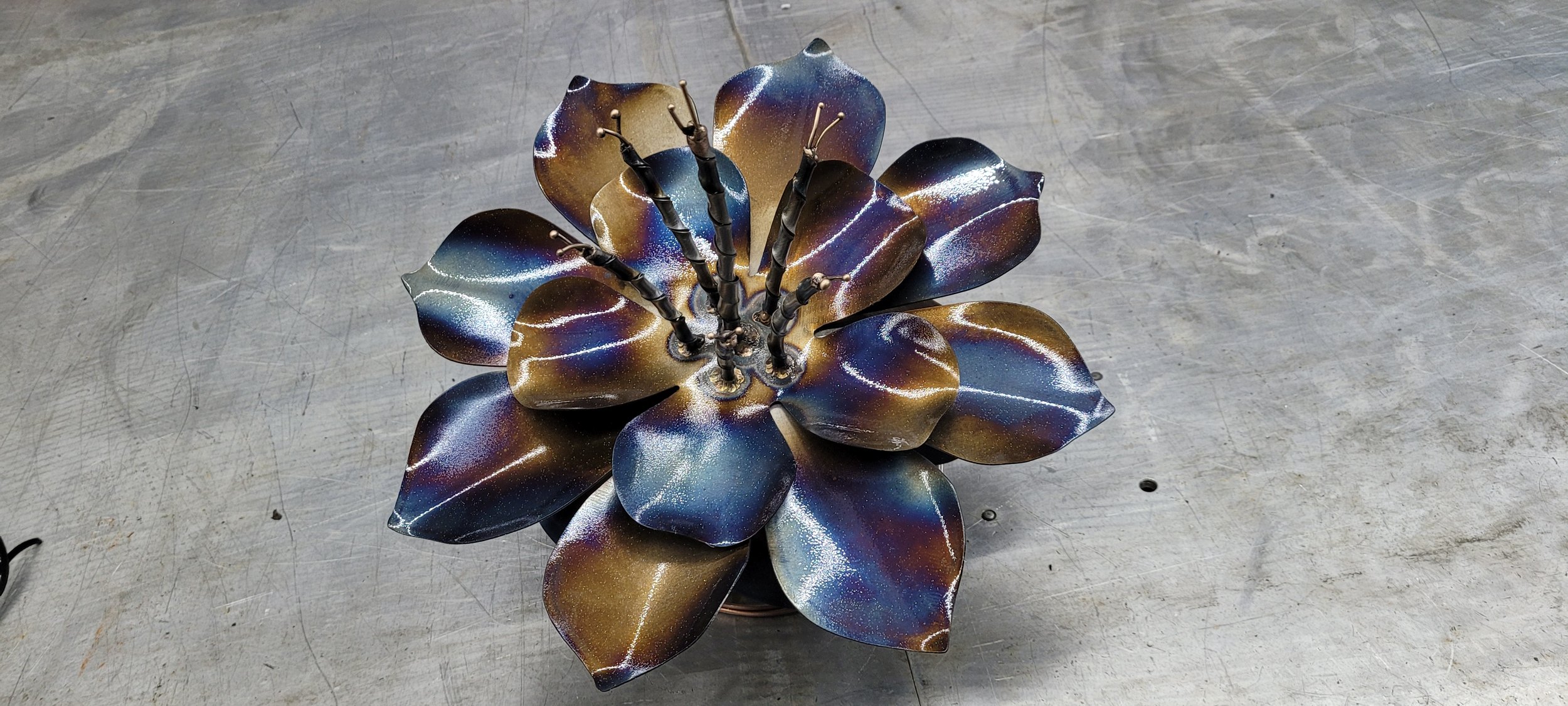 metal-flowers-art-decor-colorful.jpg