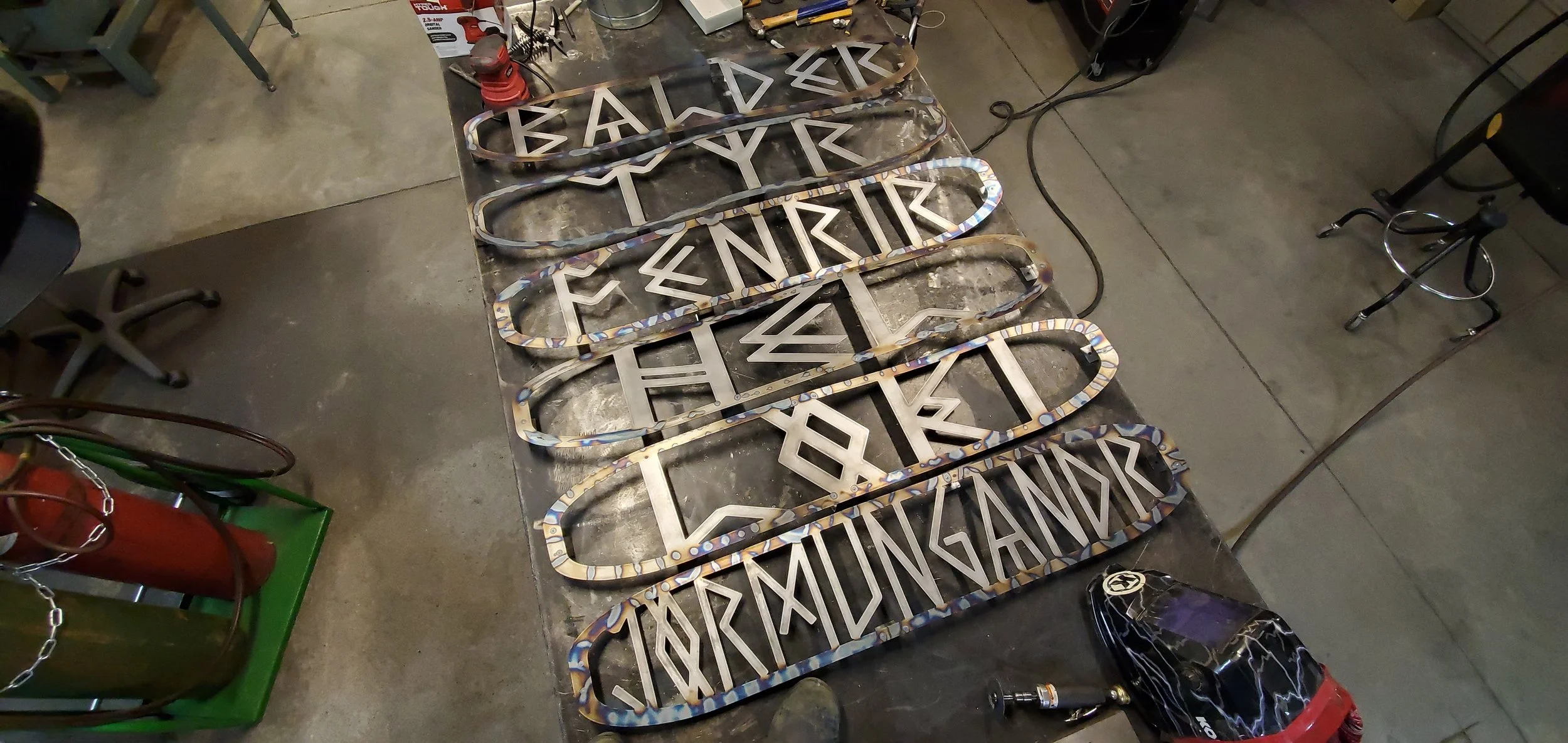 custom-handmade-metal-art-signs