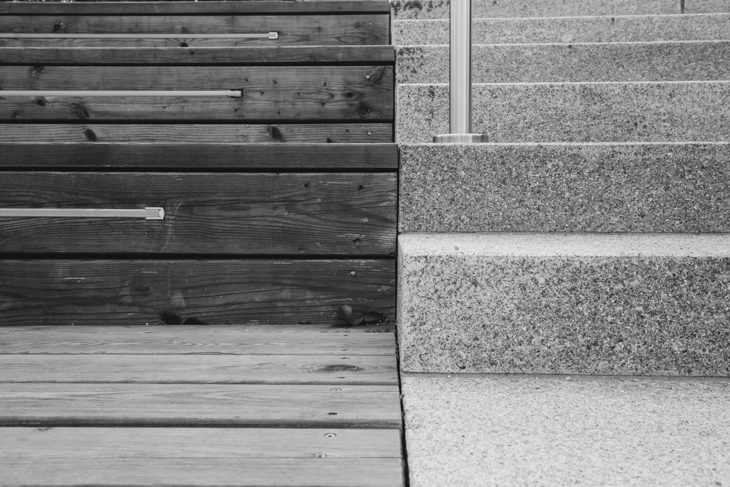  Kirchenpark | Wiesen | Sitzstufe und Granistufe | © Rainer Schoditsch 