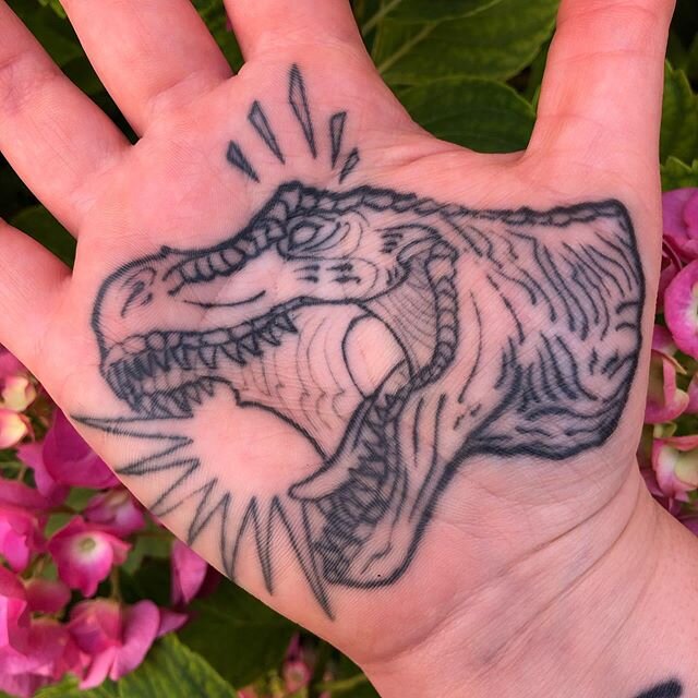 9 weeks healed and settled for @psych0ticat 🌷🦖 Thanks for getting these great photos! Made at this years @milanotattooconvention Using @vladbladirons 💗💚 #tattoo #palmtattoo #dinosaur #dinosaurtattoo #trex #trextattoo #healedpalmtattoo #healedtatt