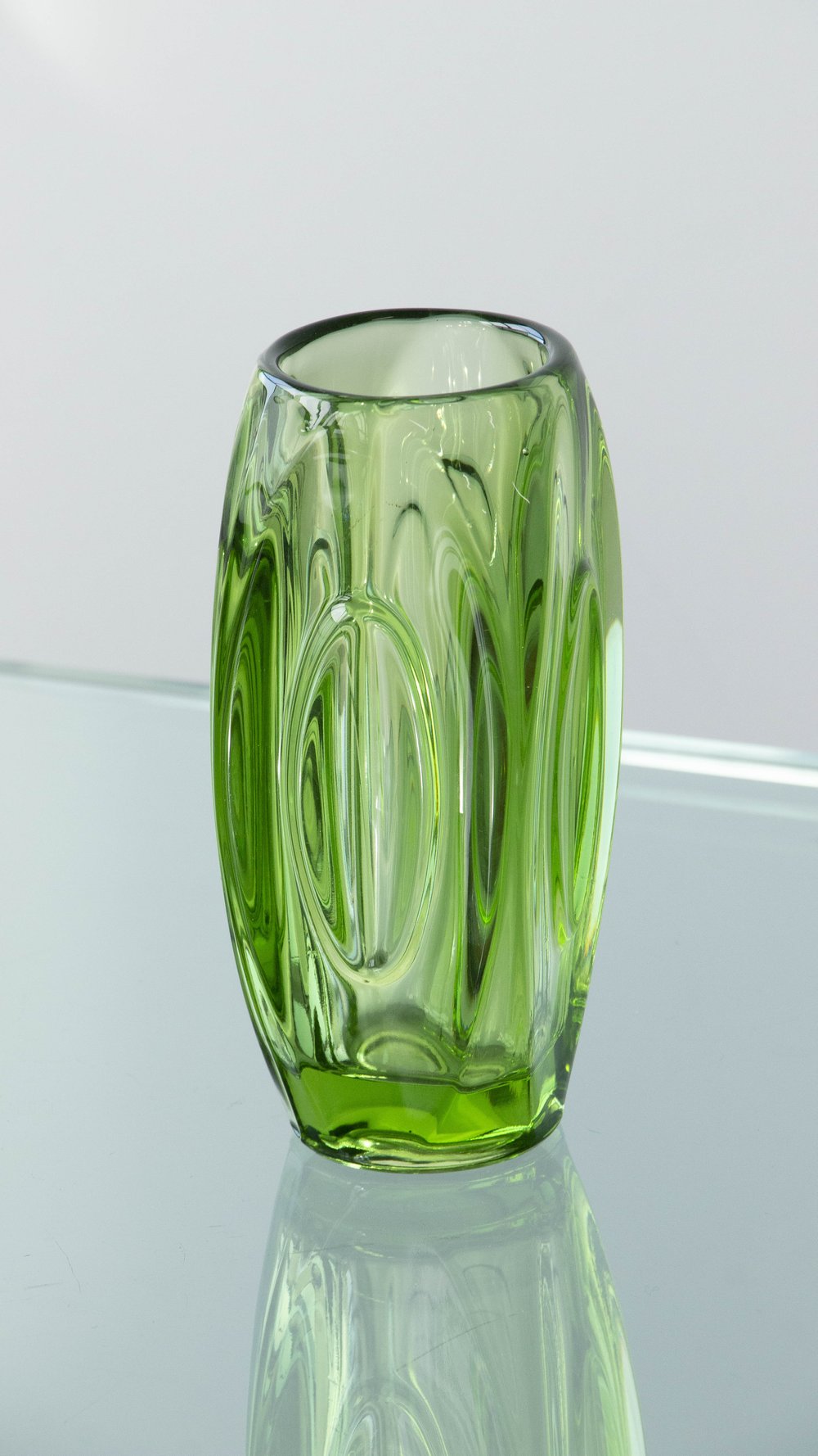 Green Glass Bullet Vase by Rudolf Schrötter for Sklo Union, 1950s — Séjour  Studio