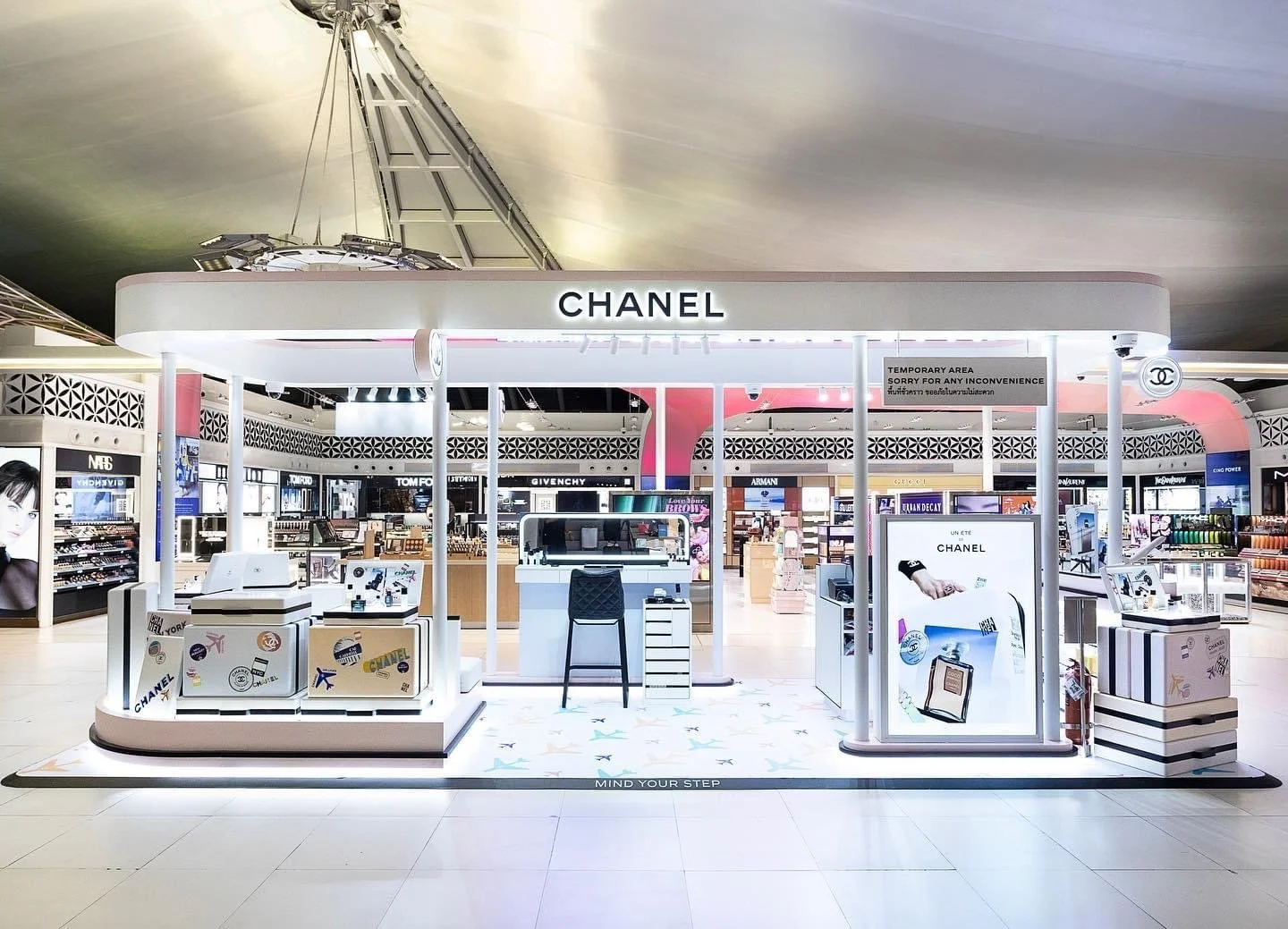 TH Un E╠üte╠ü de Chanel 23 02.jpg