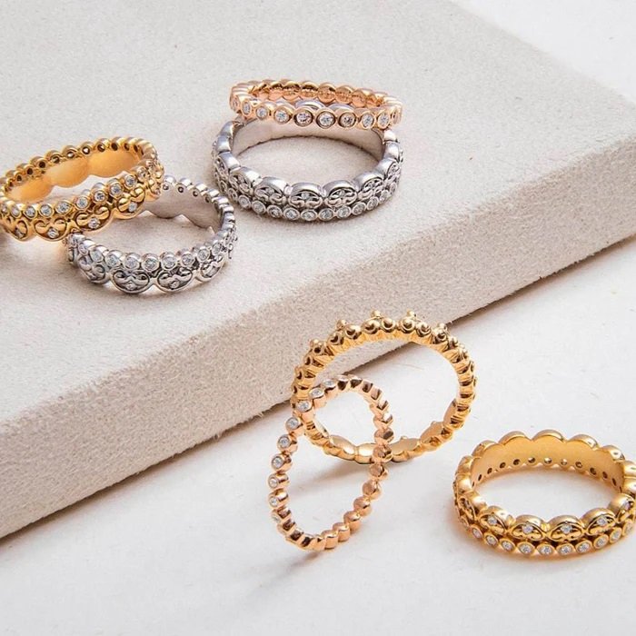 Lovedrops Petite Diamond Band:
3D printed in wax polymer for wax casting