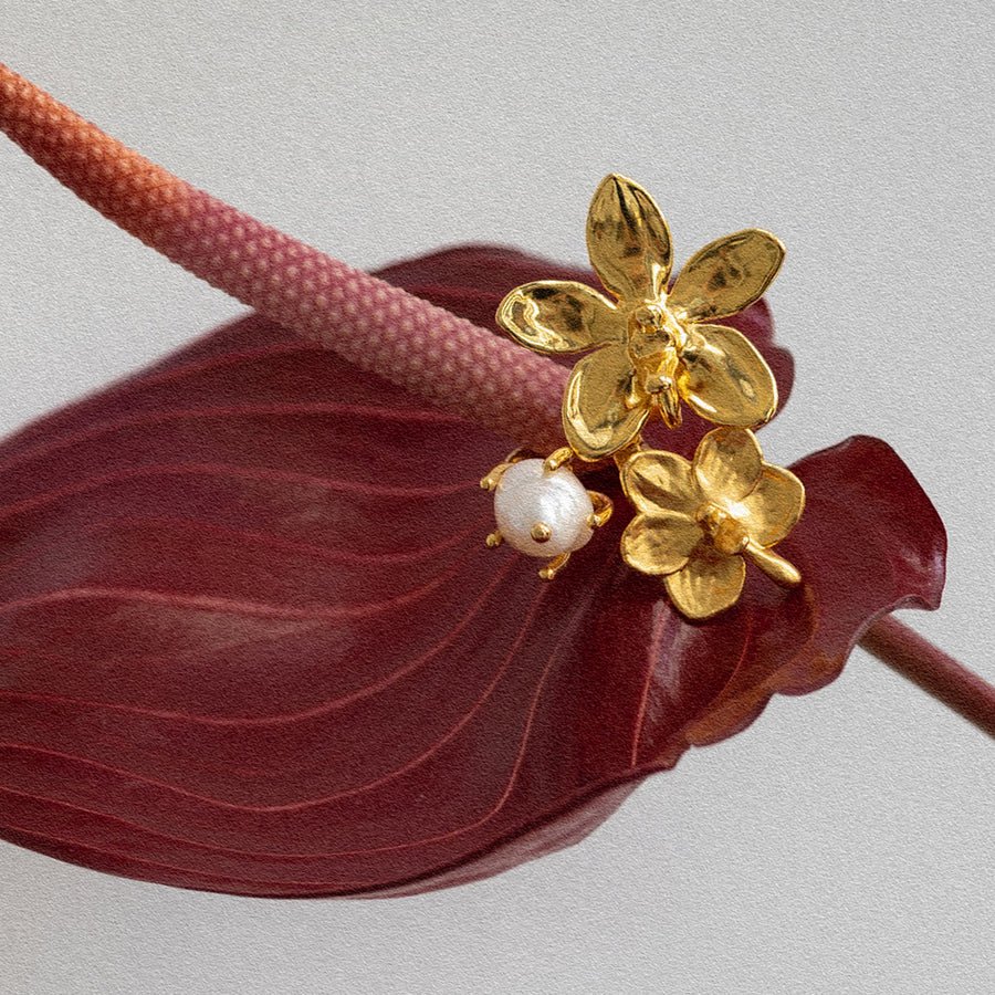 RISIS X LAICHAN Iconic Ascocenda Orchid Ring:
Modeled and printed the CAD file, which was then used for direct casting