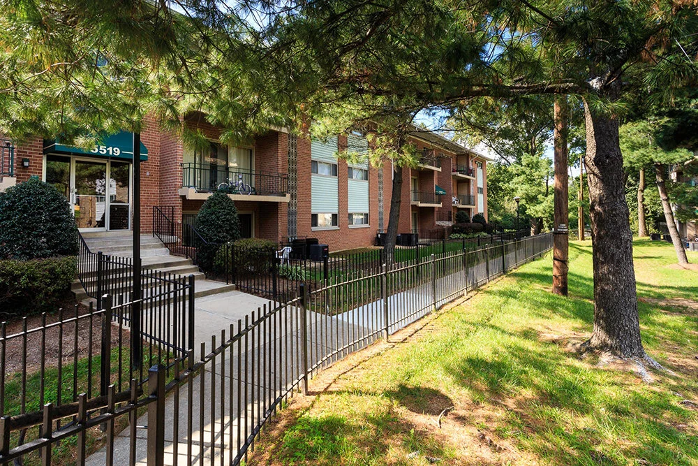 1000px_Holly_Spring_OCT_2013_Exterior (3).jpg