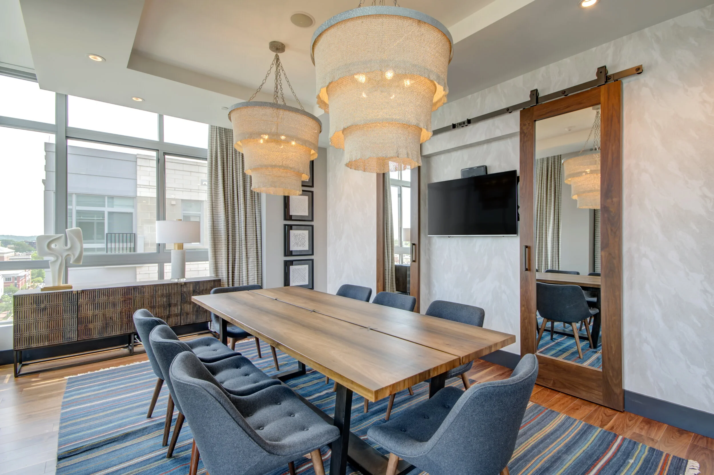 Harlow - 10thFloor_DiningRoomv2.jpg