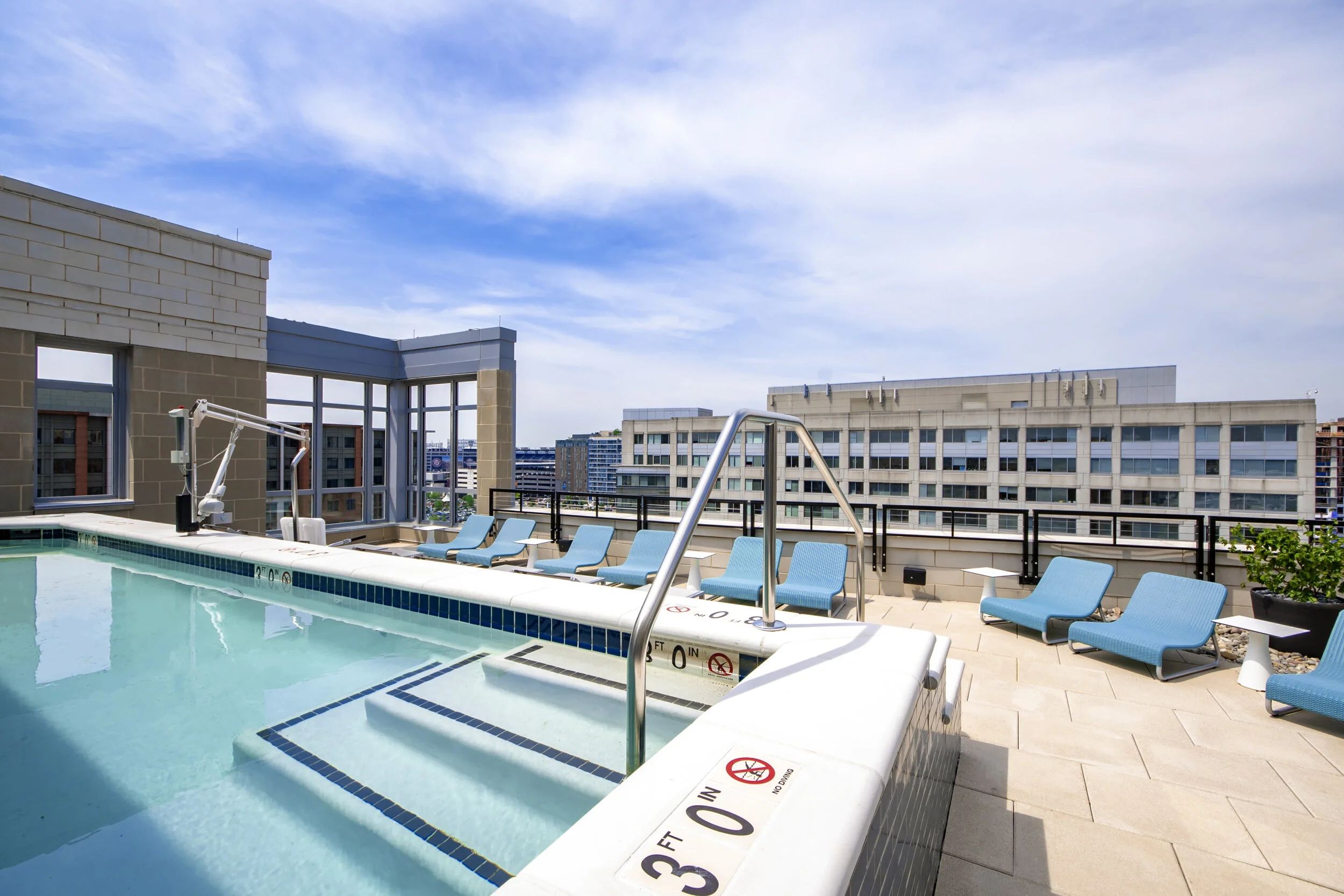 Harlow - 10thfloor_DippingPoolView.jpg