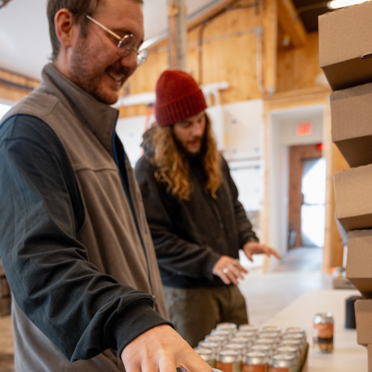 Behind the scenes of our latest Comfort canning day with @bevcraftusa - the first in our new production barn! #visitbucks #farmlife #hardcider #cidery #canning #shoplocal #visitpa #pacider #drinklocal
