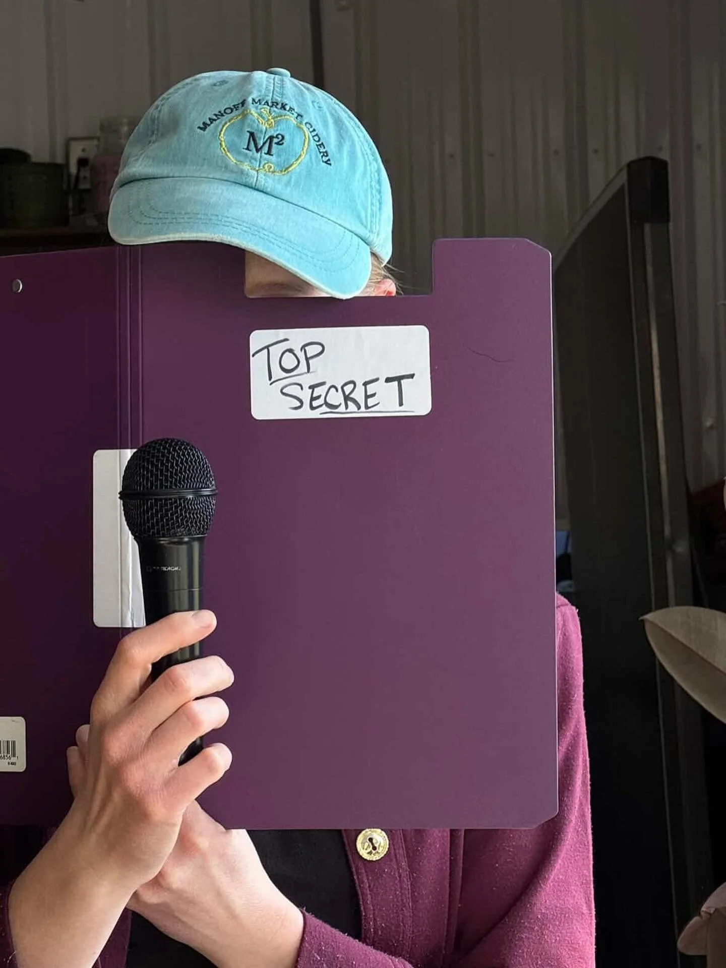 We&rsquo;re studying our questions.  Sign up for trivia night on Friday (link in bio), so we can tailor them to you 😉! #trivianight #siplocal #meetatmanoffs