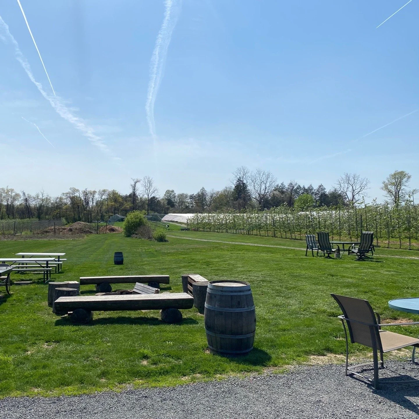 Did we see 70 degrees and sunny in the forecast? It would be a shame not to come to Locals Night tomorrow from 5:30-8:30 in the Cidery, don't you think 😉?

#siplocal #pacidery #cidernight #meetatmanoffs #spring