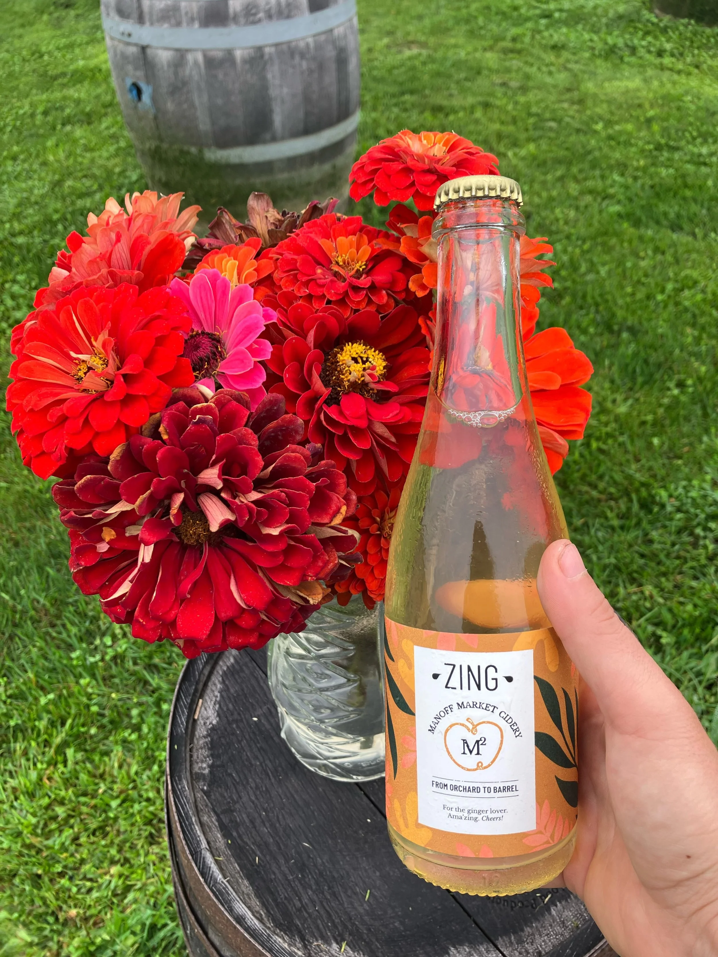 Zing is back! Steeped with ginger from our garden, this aromatic blend of Cortland and Cox&rsquo;s Orange Pippin apples is warm and bright, spicy and tart. Small batch, so get it while you can :)