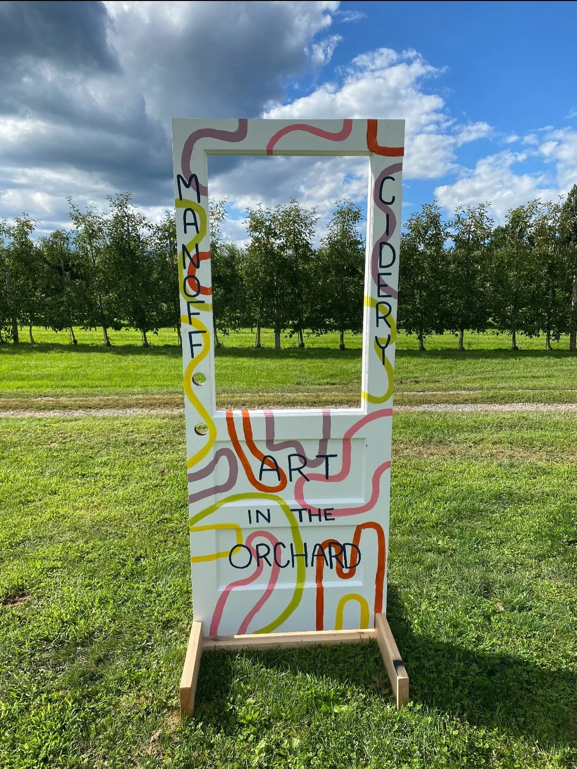 We had an excellent time at Art in the Orchard Day 1 yesterday! 

Beautiful weather, cold cider, and unique art by local vendors. If you missed out, no you didn&rsquo;t 😉 Day 2 starts at 10:00

#meetatmanoffs #localart #artintheorchard #buckscounty